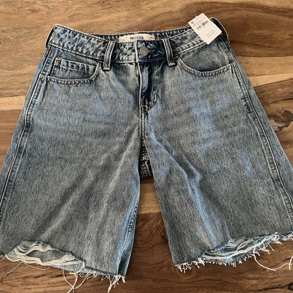 NWT Hollister Low Rise Baggy Jorts size 00 24 Distressed Denim Shorts